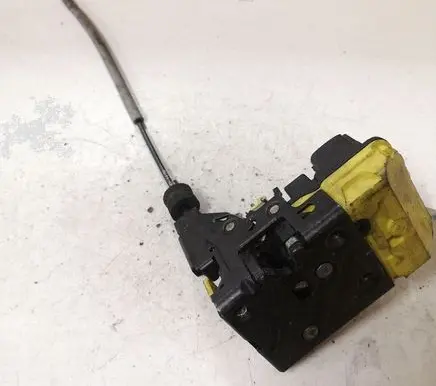 Volvo XC90 Front door lock 30663043