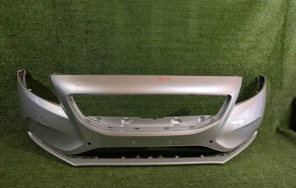 Volvo V40 Front bumper 