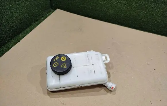Renault Trafic III (X82) Brake fluid reservoir 460913647R 93459234