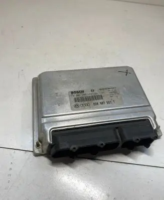 Audi A4 S4 B5 8D Engine control unit/module 8D0907557T 0261204184