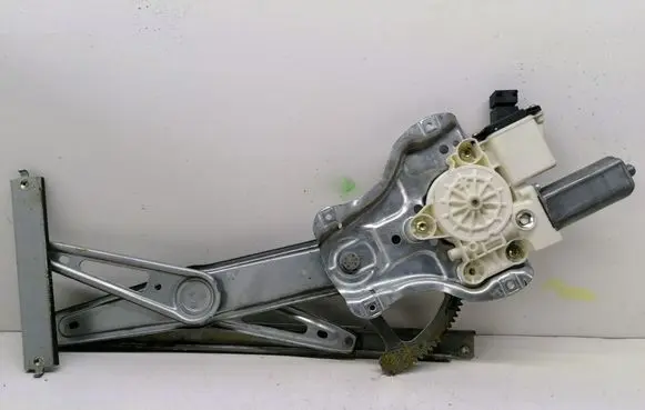 Toyota Corolla E120 E130 Front door window regulator with motor 106089 992046100