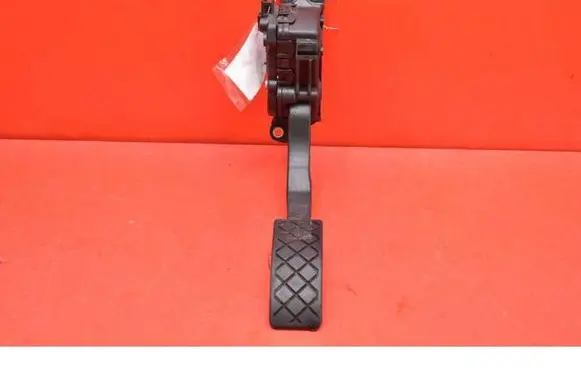 Skoda Rapid (NH) Accelerator throttle pedal 6Q1721503M