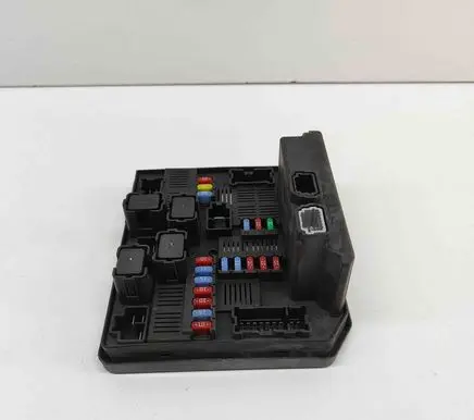 Renault Koleos I Fuse module 519222434 284B7JY00A