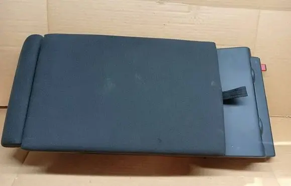 Volkswagen PASSAT B8 Rear seat armrest 