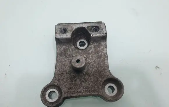 Peugeot 2008 I Gearbox mounting bracket 9682355880