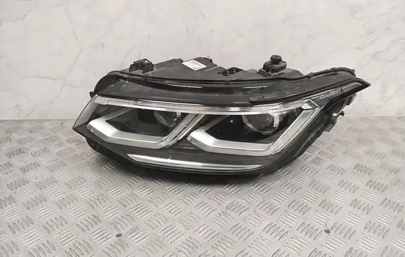 Volkswagen Tiguan Headlight/headlamp 5NB941081G
