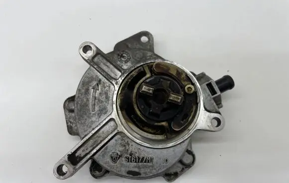 Audi A6 S6 C6 4F Vacuum pump ST617M1