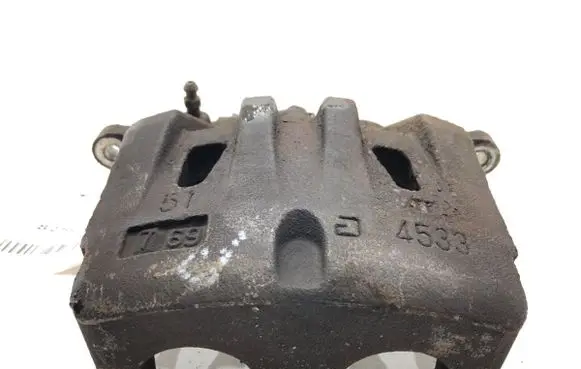Toyota RAV 4 (XA40) Front brake caliper 
