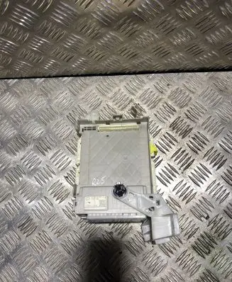 Toyota Prius (XW30) Central body control module 8273047440