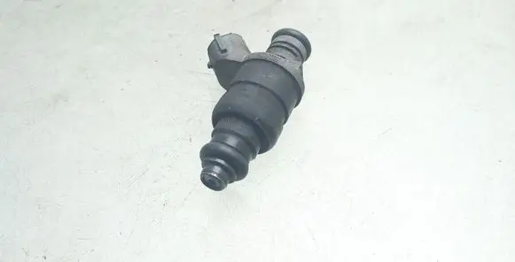 Volkswagen PASSAT B6 Fuel injector 06A906031BT