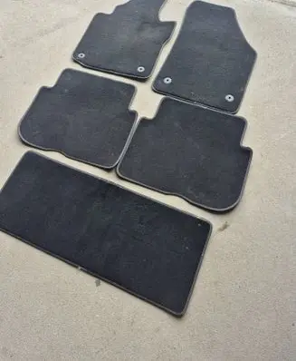 Volkswagen Touran II Car floor mat set 1T1863011L 1T0864450A