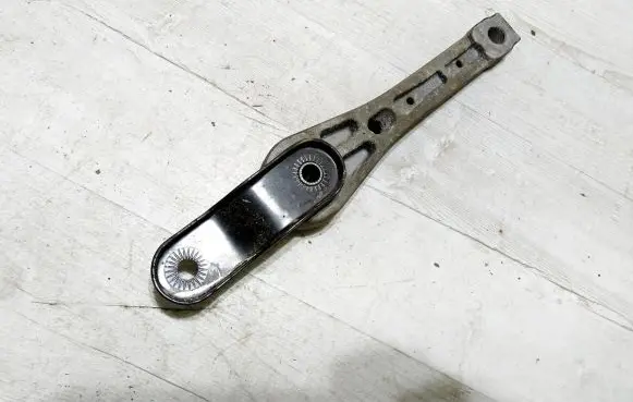 Volkswagen Tiguan Engine mounting bracket 5N0199855A
