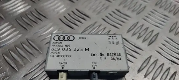 Audi A4 S4 B7 8E 8H Antenna control unit 8E9035225M