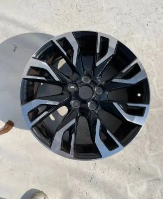 Mitsubishi Outlander R18 alloy rim 