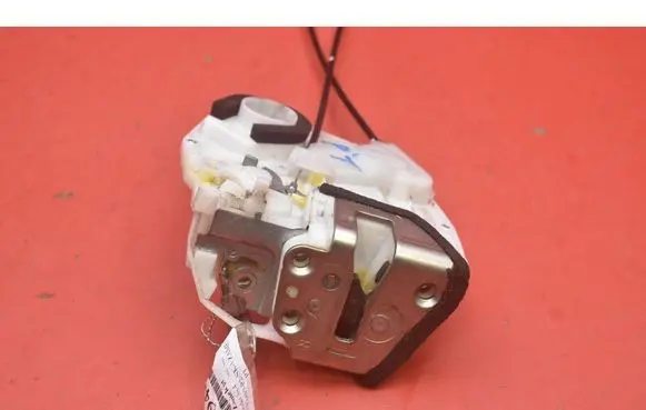 Suzuki SX4 Rear door lock 
