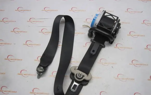 Mazda 6 Front seatbelt 1077419
