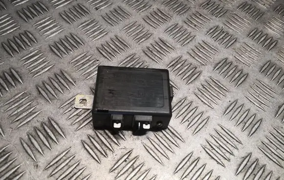 Mercedes-Benz ML W163 Aerial antenna amplifier 1638200289 A1638200289