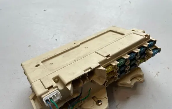 Mazda 626 Fuse box set 4954951