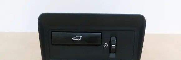 Tailgate opening switch