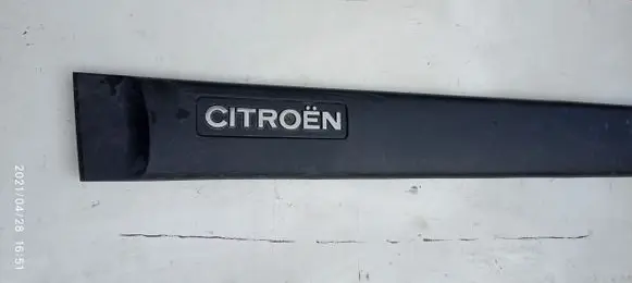 Citroen Berlingo Front door trim (molding) 9619030577