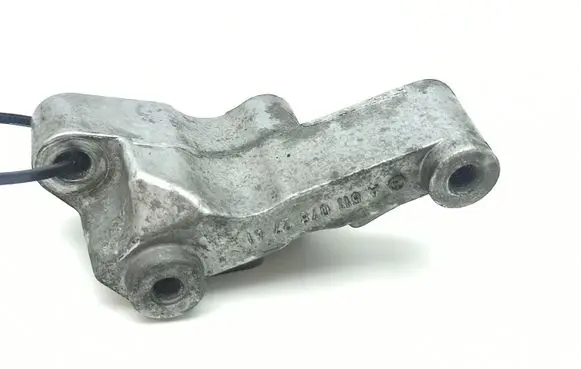 Mercedes-Benz C W203 Engine mounting bracket A6110782741