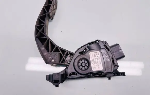 Audi A4 S4 B8 8K Accelerator throttle pedal 8K1723523 6PV00950501 06062010