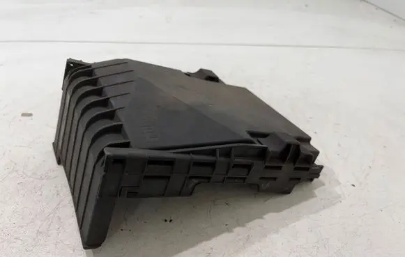 Skoda Superb B6 (3T) Fuse box cover 1K0937132F