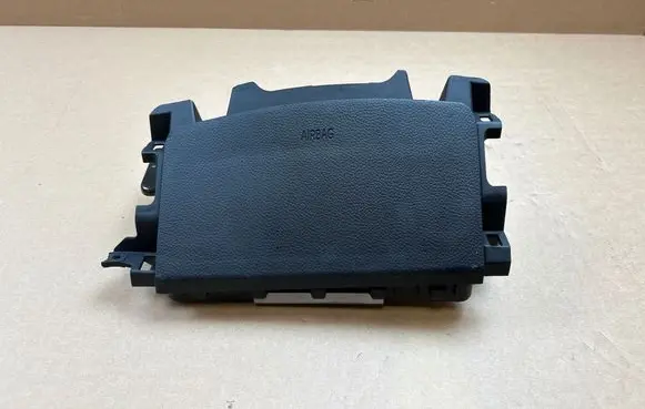 Hyundai i40 Knee airbag 569703Z100RY