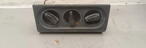 Volkswagen PASSAT B4 Climate control unit 3A0819045C 3A0820045A