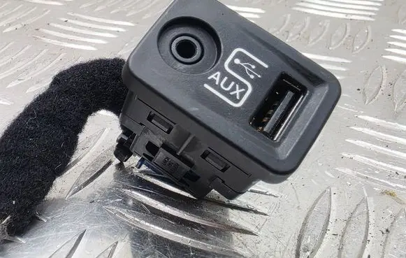 Alfa Romeo Giulietta AUX in-socket connector 156099976