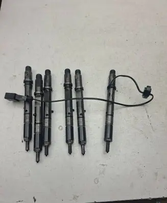 Audi A6 S6 C5 4B Fuel injector 059130201f 059130202f