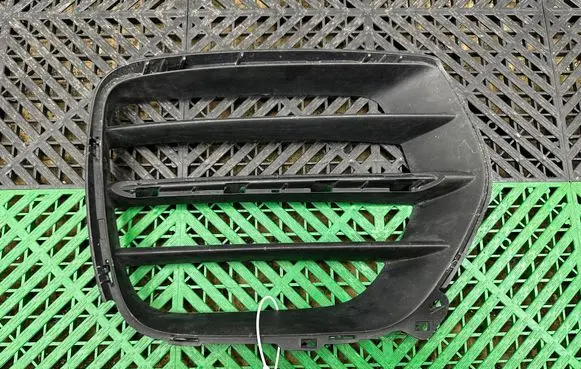 BMW X6 E71 Front bumper lower grill 8055278