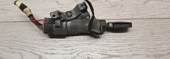 Seat Toledo I (1L) Ignition lock 4b0905851c