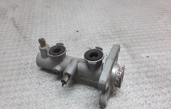 Nissan Patrol Y61 Master brake cylinder