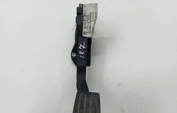 Ford Focus Accelerator throttle pedal BV619F836BB 6PV01036832