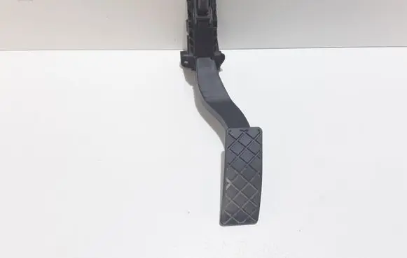 Volkswagen Golf VII Accelerator throttle pedal 5Q1723503F 6PV01062101