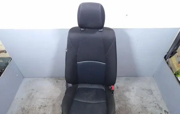 Mazda CX-3 Front passenger seat