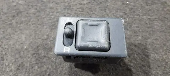 Wing mirror switch
