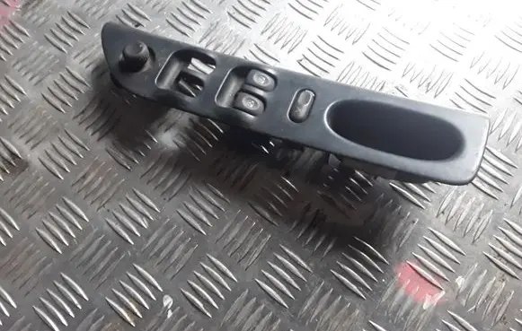 Renault Laguna I Electric window control switch 7700876404