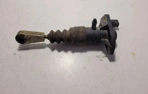 Audi A4 S4 B5 8D Clutch master cylinder 8E1721401