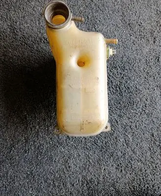 Mercedes-Benz 190 W201 Coolant expansion tank/reservoir 1245000649
