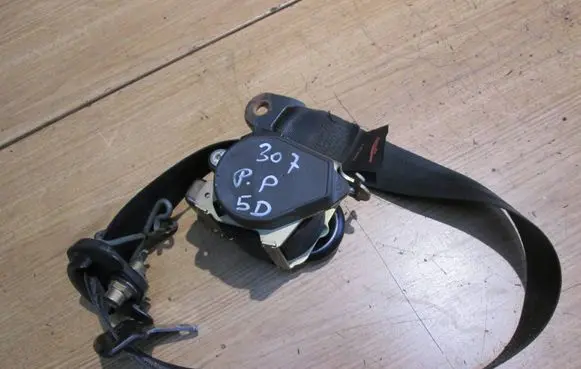 Peugeot 307 Front seatbelt 4270573