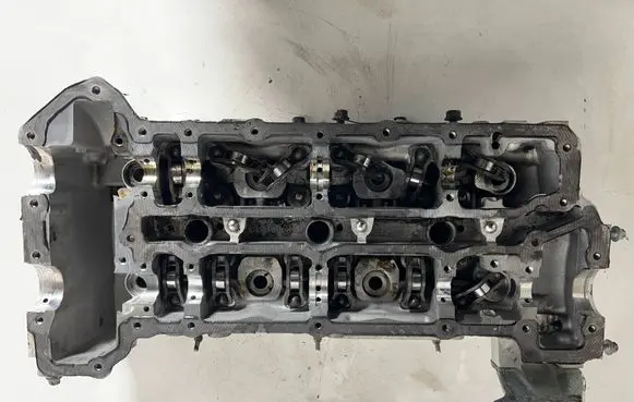 Mercedes-Benz Sprinter W906 Engine head R642016