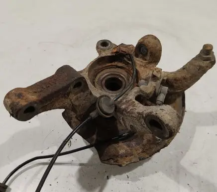 Nissan X-Trail T30 Front wheel hub spindle knuckle