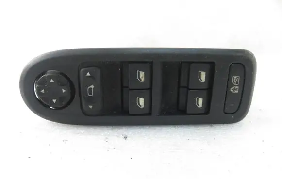 Peugeot 508 Electric window control switch 96662118ZD