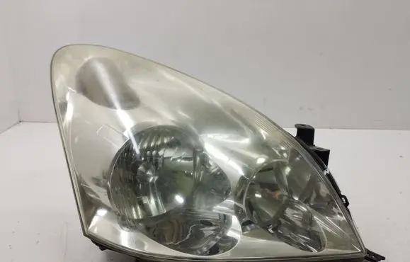 Toyota Corolla Verso AR10 Headlight/headlamp E110683