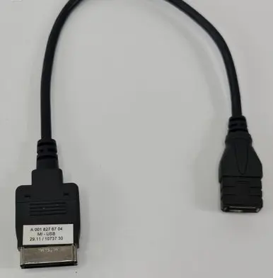 Mercedes-Benz C W204 USB socket connector A0018276704