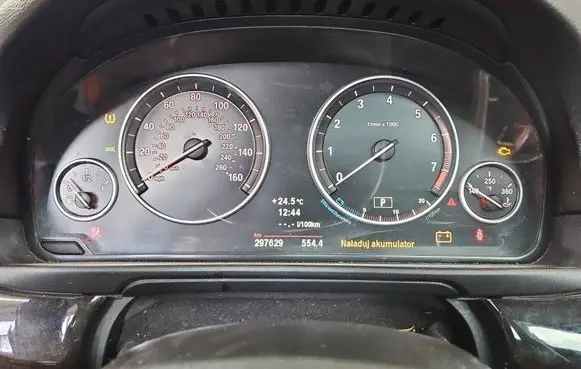 Speedometer (instrument cluster)