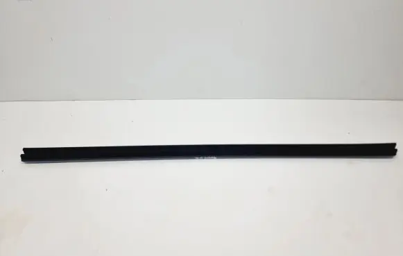 Peugeot 5008 II Rubber seal rear door window/glass 9813660480