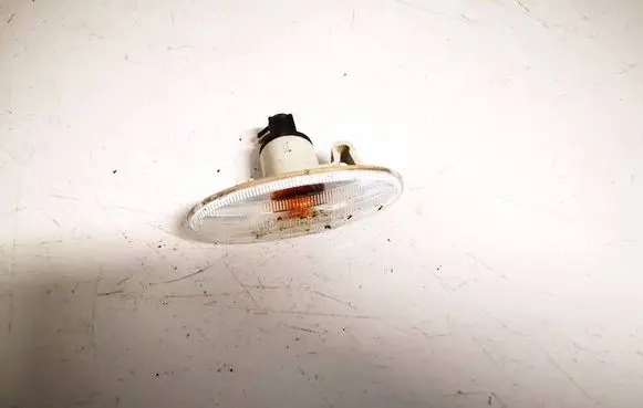 Nissan Juke I F15 Front fender indicator light saee208